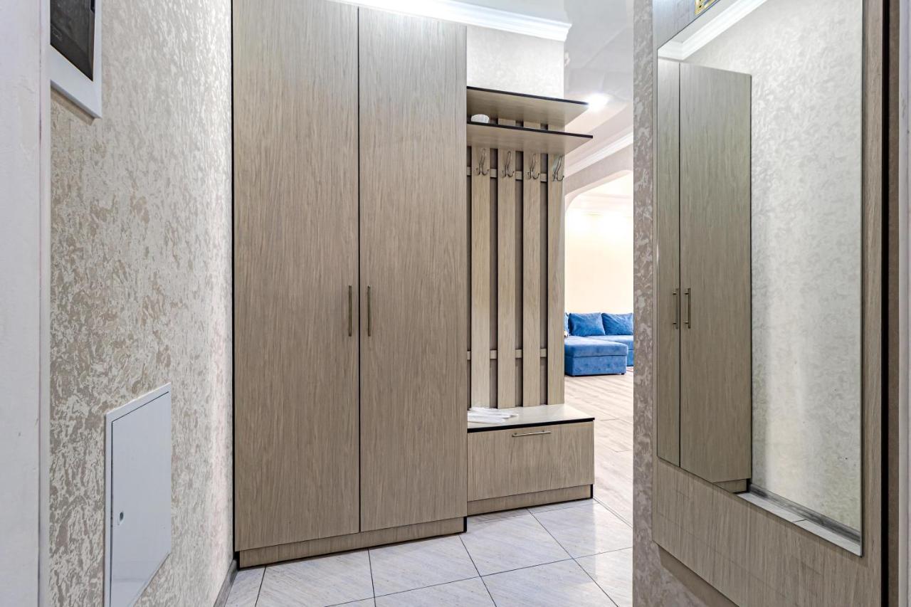 Apartments Lux 53/141 Астана Экстерьер фото